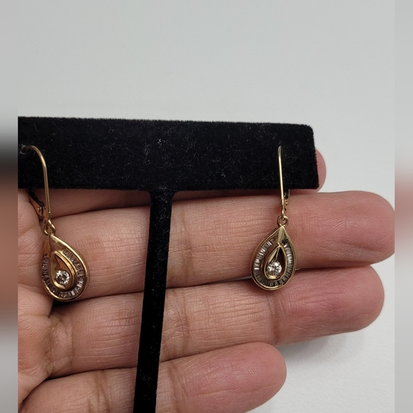 14k gold and diamond earrings! - Picture 6 of 10